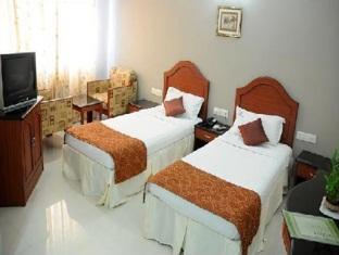 Hotel Peninsula Chennai Exterior photo